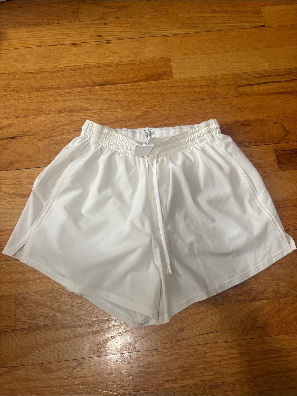 Lululemon Women's White Elastic Waist Athletic Shorts